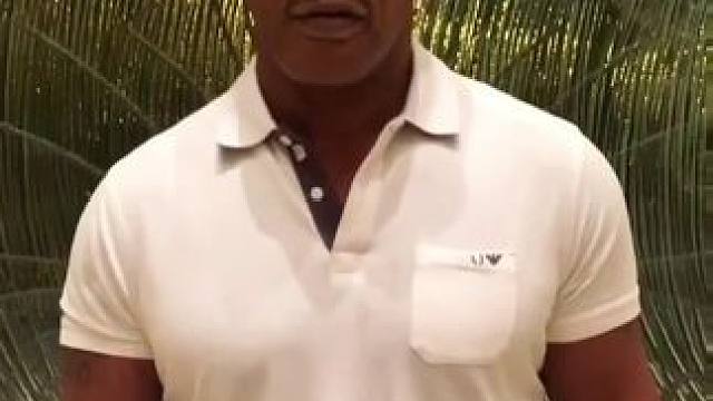 兄弟们组个团能不能把他拿下?#拳击 #日常训练 #拳王 #泰森