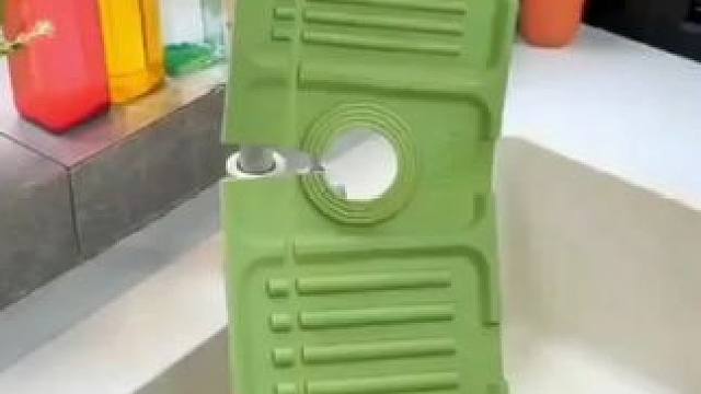 挖到宝了，厨房水龙头放个沥水垫，干净卫生多了#水池厨房专用#斜坡沥水垫#防溅挡水板#沥水垫 #好物推