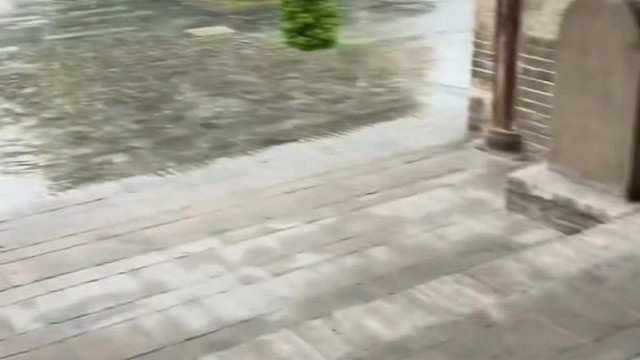 小孩…这庙灵不灵…