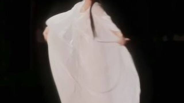 何来人间一惊鸿，只是世间一俗人#翻跳 #古典舞 #弱水三千