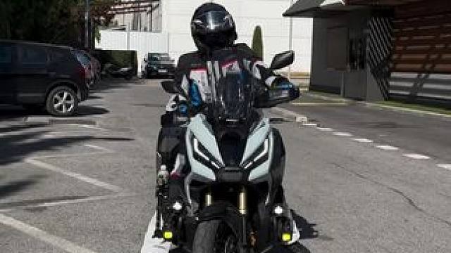 看看踏板带上边箱啥感觉 #机车 #xadv750