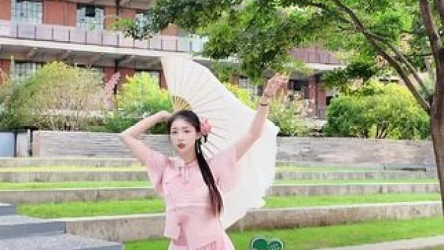 等的人何时能回来呢？#歌曲阿嬷 #舞蹈翻跳 #扇子舞