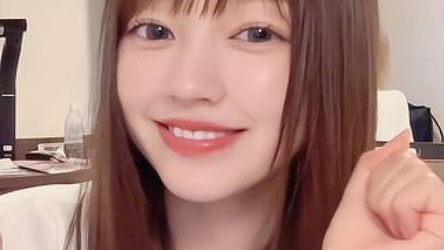 #日本女生 #男友视角 #看好别眨眼 #和我对视会脸红吗 #一张初恋脸 继续我们的新歌，今天的可爱送