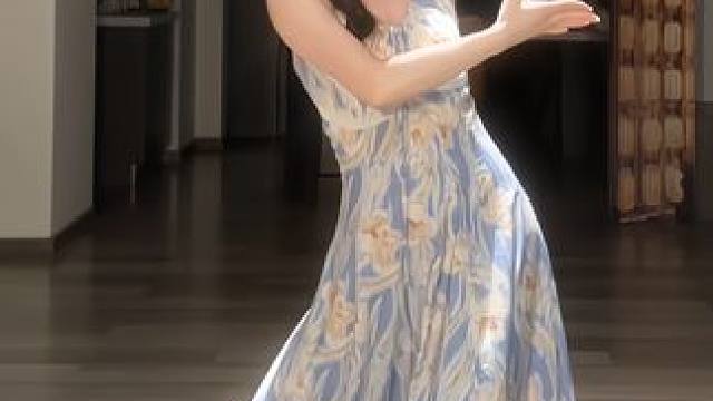 #舞蹈 为妃作傣#傣族舞 #歹徒舞 #夏日裙子 #甜妹