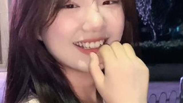 眼泪止不住的时候 要是能抱到你就好了 #随手发一个小日常