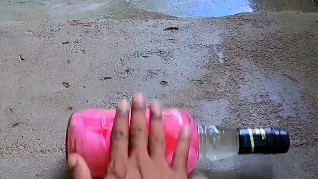 楼梯滚瓶子爆破解压时刻