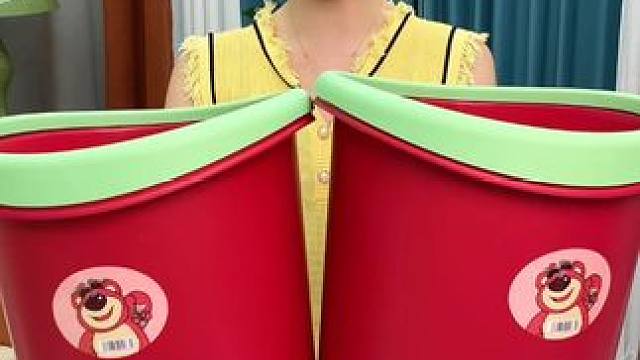 到手两个草莓小熊垃圾桶真的太划算啦!#超便宜超划算  #家用垃圾桶推荐  #结实耐用