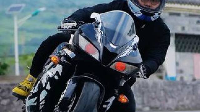 机车追焦 视频 慢放 #机车 #摩托车 #雅马哈r3 #KTM #川崎