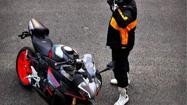 可以不万丈光芒,但请不要停止发光 #机车 #450srs #altoona骑行装备