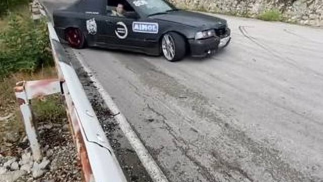 青春没有售价，疯狂就在当下#赛车 #漂移 #速度与激情