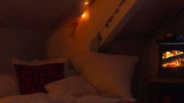 漫长冬夜里，守在温暖小屋，有巨大的风雪声，就这样放松入眠吧 #白噪音 #助眠视频 #解压助眠