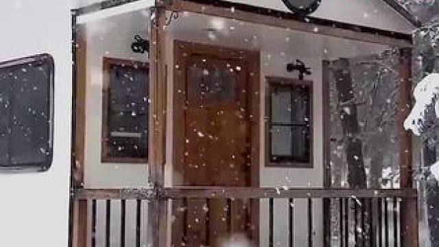 谁能拒绝在这个点看一集野外露营呢 #野外建造 #野外露营 #解压 #户外露营