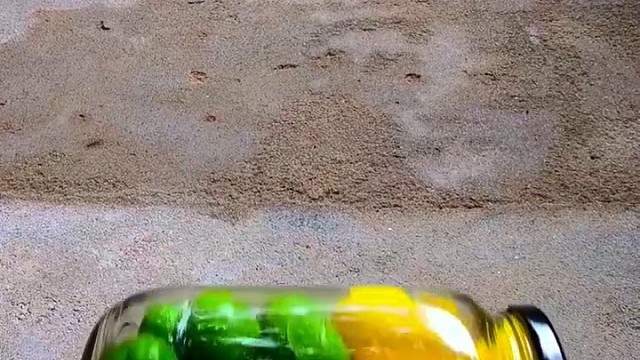 楼梯滚瓶子爆破解压时刻