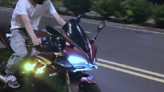 “为什么男孩子热衷于看黑丝美腿”#赛600 #摩托车