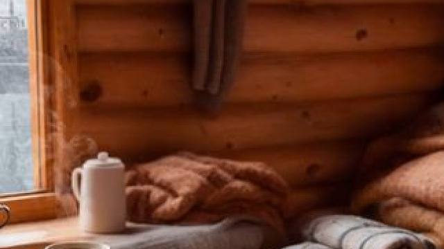 在河畔的小屋，迎来一场暴风雪，猛烈风雪声，令人放松睡眠 #白噪音 #助眠声音 #睡眠音乐 #助眠视频