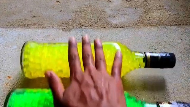 楼梯滚瓶子爆破解压时刻