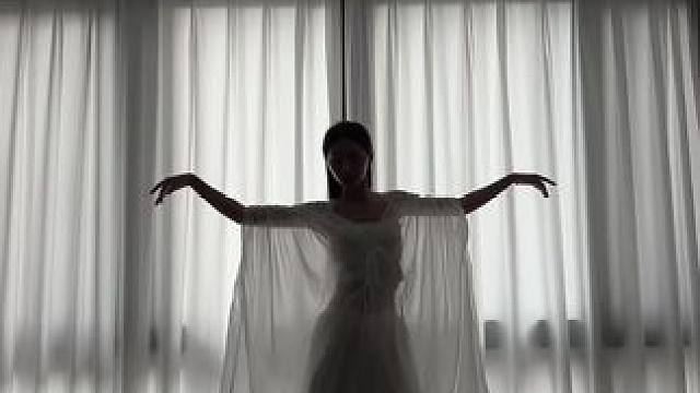 且看小女子伴舞一曲