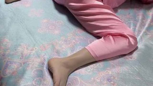 #正常瑜伽动作无不良引导 #瑜伽女孩 #睡姿大比拼 睡前激活一下臀大肌