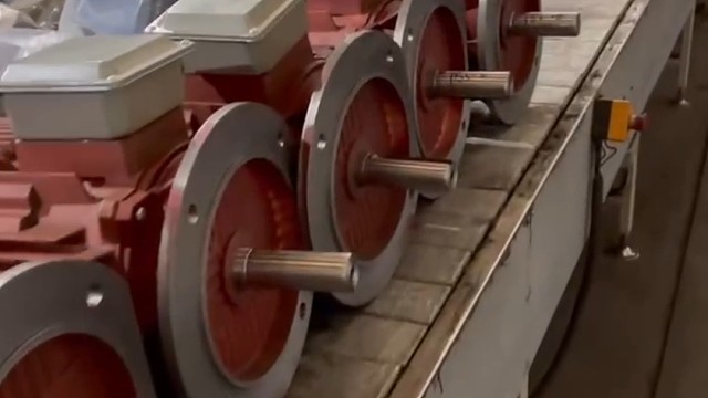 一生不易，记得好好爱自己，感受生活明朗，万物可爱。