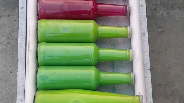 楼梯滚瓶子爆破解压时刻