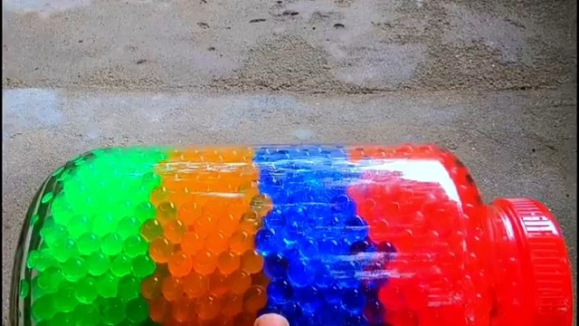 楼梯滚瓶子爆破解压时刻