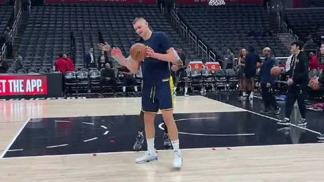 约基奇赛前热身手感火热