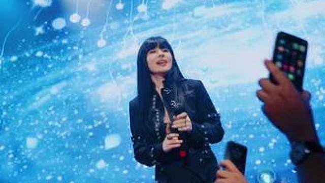 不管什么时候听，总能带你温暖和鼓励
#蓝莲花 一响，是谁的青春？
#zeta酒吧 #中国好声音 #现