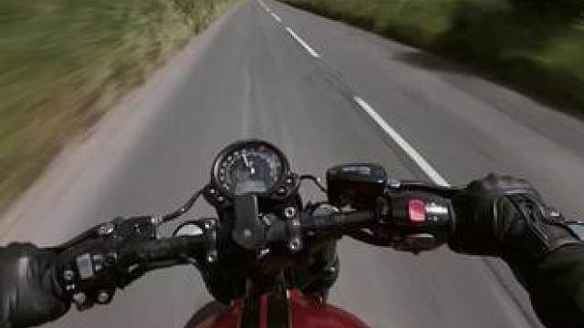 Summer sun, please comeback  
#复古机车 #机车 #凯旋摩托 #bob