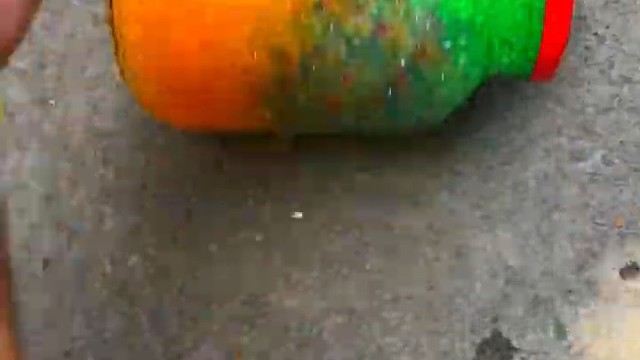 楼梯滚瓶子爆破解压时刻