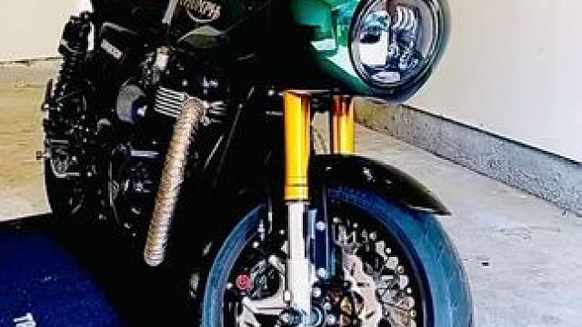 凯旋 thruxton RS 1200 原厂猪头 
#复古机车 #caferacer #凯旋摩托  