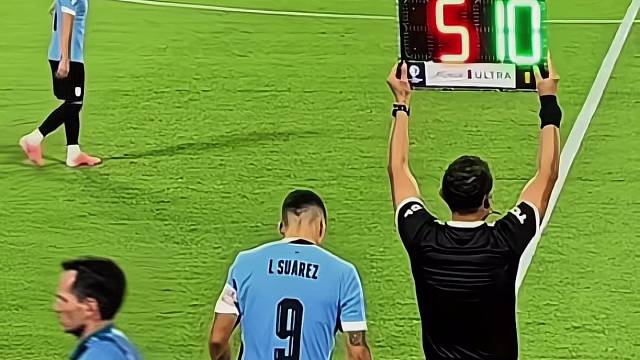 苏亚雷斯替补上场完成乌拉圭最后一场比赛