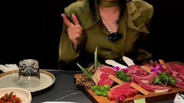 在昆明还不知道约会聚餐去哪里嘛？这个28天干式熟成炭烤牛排真的不错！#昆明 #干式熟成 #牛排 #牛
