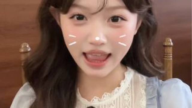 ♡₊˚‧⸝⸝⸝•༝•⸝⸝⸝‧˚₊ ♡ #甜妹 #圆脸 #熊猫花花手势舞 #花花出新歌了 #扭一扭