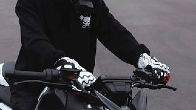 有一种帅 我称之为感觉 #机车 #800nk #感受骑行的独特魅力 #带着影石骑摩托 #去感受风和自