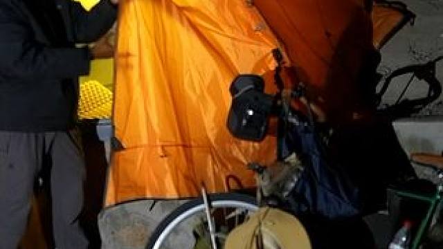 骑行内蒙古天黑被困大山中，无奈大桥下搭帐篷过夜，听说这边有熊 #让骑行成为一种生活 #日常骑行