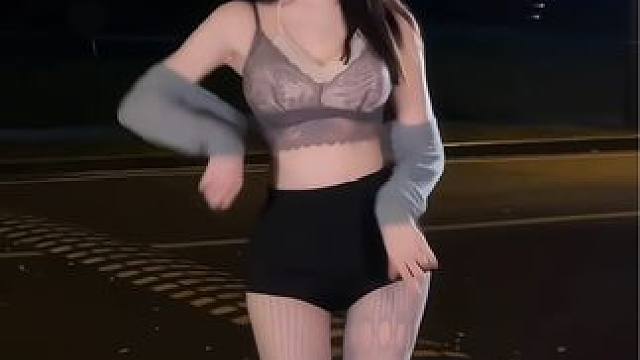 被艾特的人三年亲不上嘴#魔性emergency运镜挑战 #emergency第三视角 #舞力全开