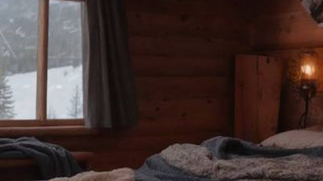 今天有暴风雪，隐居在深山小屋，放松下来入睡吧！ #白噪音 #助眠声音 #助眠视频