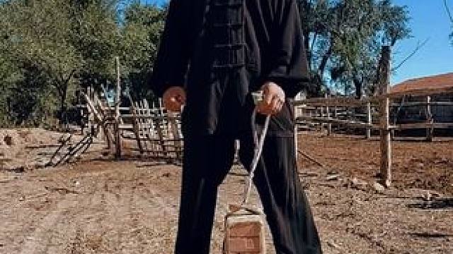 高手在民间#绝活必须展示一下 #中华武术博大精深 #发扬传武精神