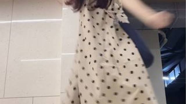 再说几句 我们可能没有以后～#浅跳一下 #甜妹