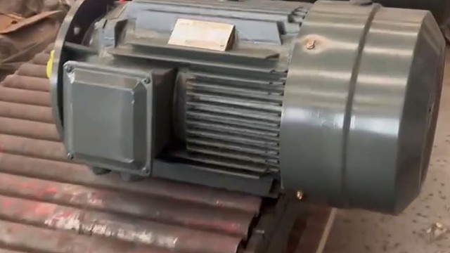 世界上没有绝对的黑暗，只有我们眼睛未曾适应的光明。