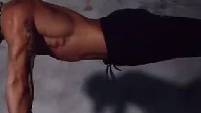 自己都不努力，救赎你的神都无能为力#核心力量 #好与不好都是生活尽力就好 #蜕变过程 #自律遇见更好