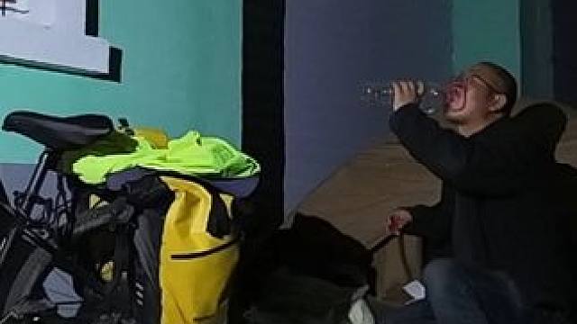 骑行内蒙古，在鄂伦春旗买了二天补给出发了，傍晚路边闲置房过夜#让骑行成为一种生活 #骑行vlog #