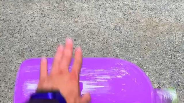 楼梯滚瓶子爆破解压时刻