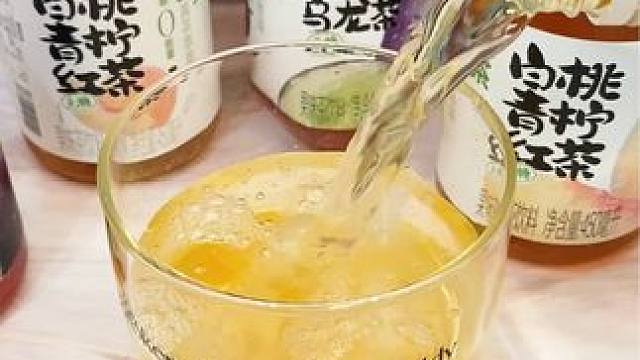 姐妹们！青梅龙井的也好好喝！一整个清爽度拉满了，管理期也可以喝#青梅龙井茶 #好喝不贵 #谁懂啊真的