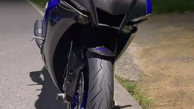 “罚你半年后骑雅马哈，没意见扣66”#雅马哈r1 #机车