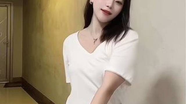 #浅跳一下 #扭一扭 #又刷到我了吧 #日常摇一摇