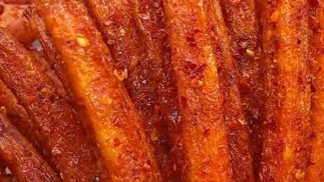 整整5种款式，纯辣不带一点甜味，吃起来爆辣爽口，嚼劲十足。不喜欢甜口辣条的可以直接冲！#好吃到停不下