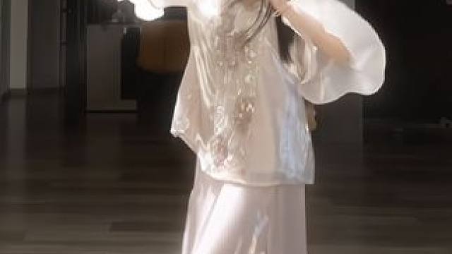 #舞蹈 阳光明明晃晃 说书先生在清嗓～#长街万象 #国风 #氛围感 #甜妹