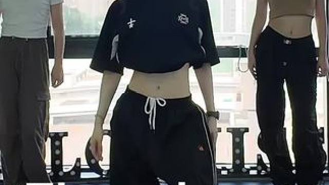 眼神主打一个视死如归
