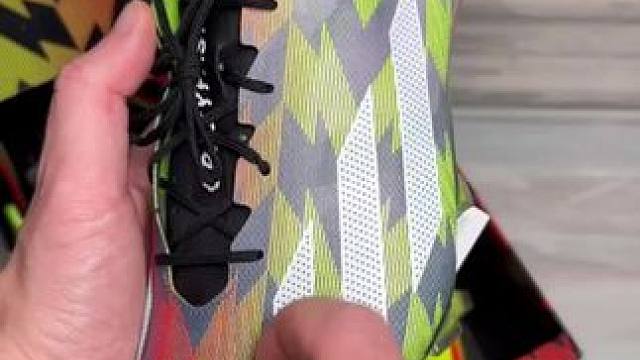 #唯有足球不可辜负 #dou来足球季 #足球鞋 #足球 #好鞋推荐 你会怎么选？